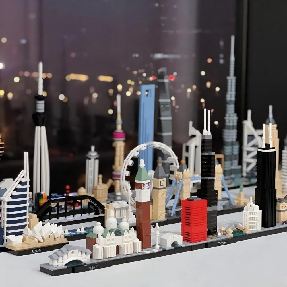 Thirteen Sets of City Models 2 - Lego Set Creator recension och pris